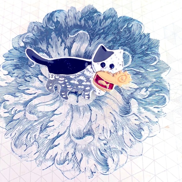 Jewelry - A cute cat brooch eating from a tuna 🍣 can